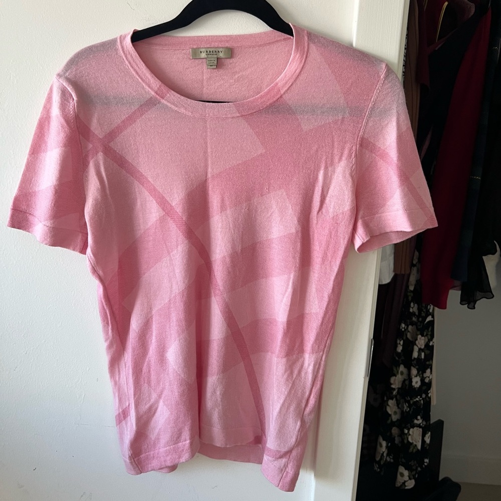 pink burberry tshirt